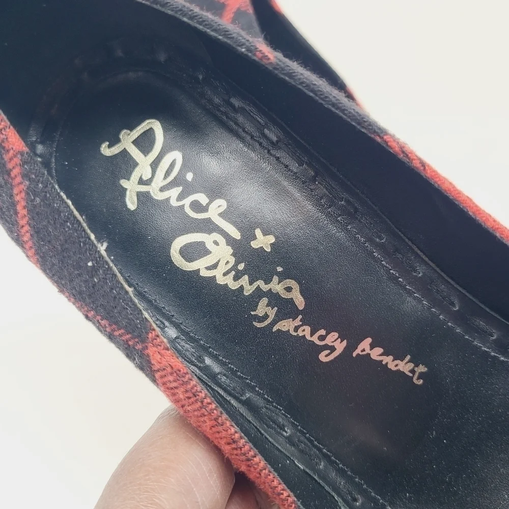 Alice & Olivia | Chic Red and Black Plaid Pattern Heels (Italian Size 39.5)